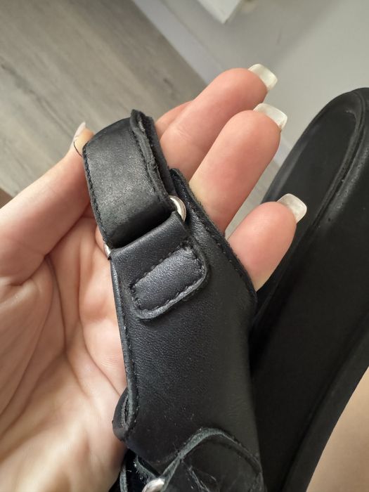 Босоніжки шкіряні braska