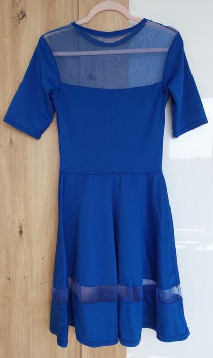 Красива жіноча сукня електрик