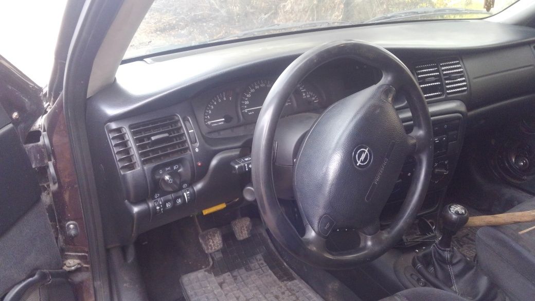 Автомобіль Opel Vectra B 1.8 2000