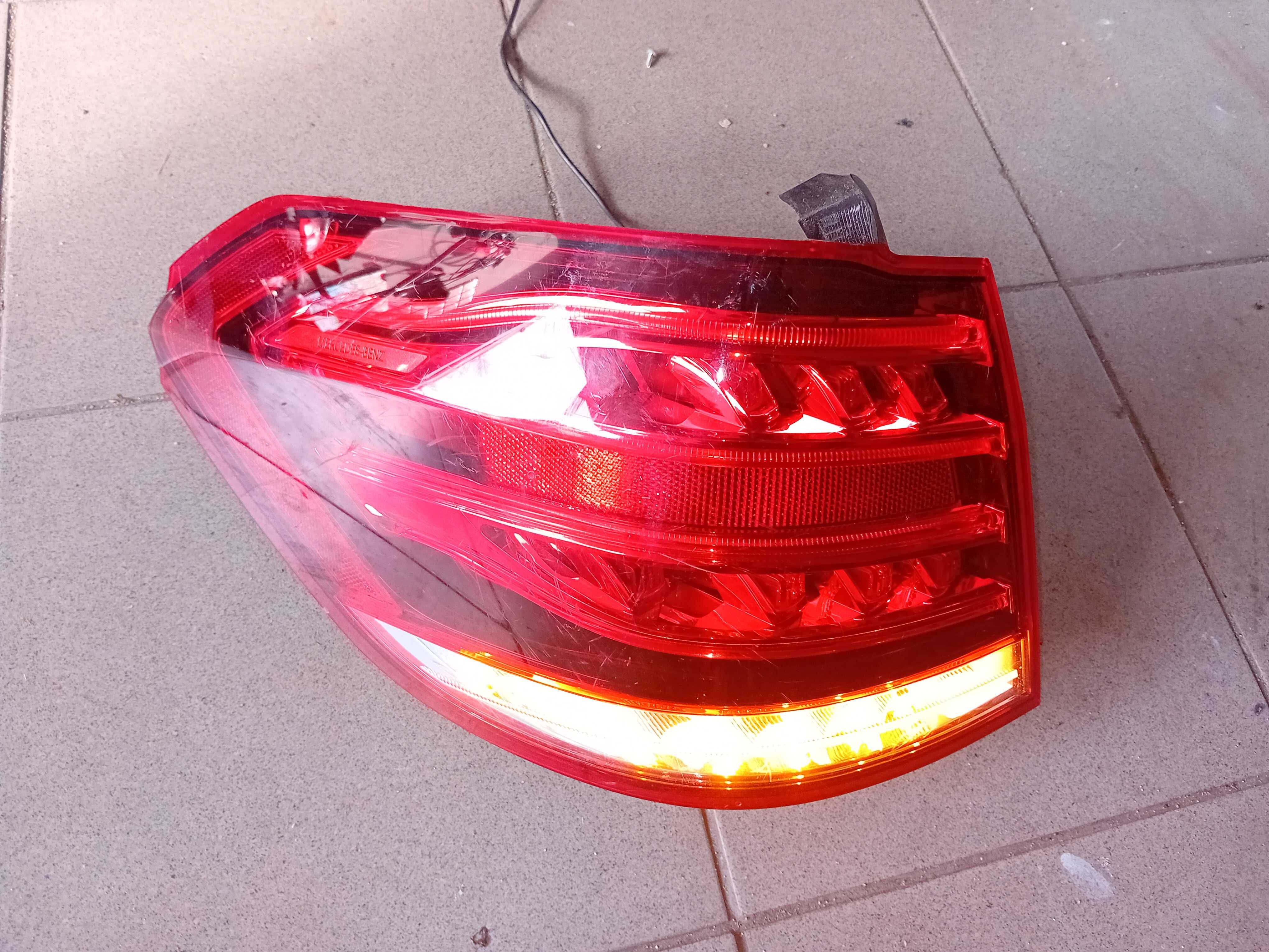 Mercedes W212 kombi lampa lewy tył Led.