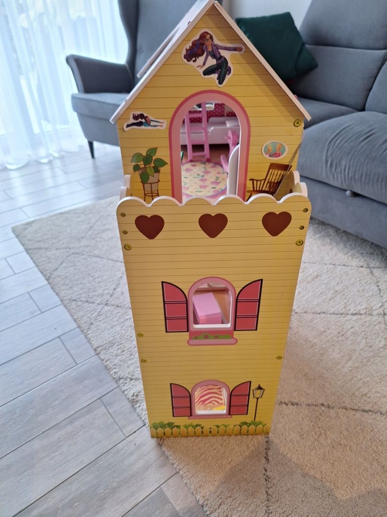Domek dla lalek Do zabawy dla dzieci oswietleniem drewniany