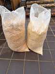 Trociny po pile spalinowej