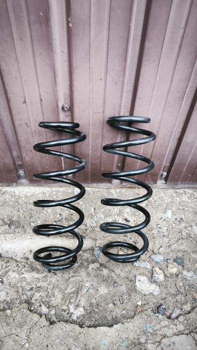 Пружины задние Octavia Tour 4285725 Lesjofors