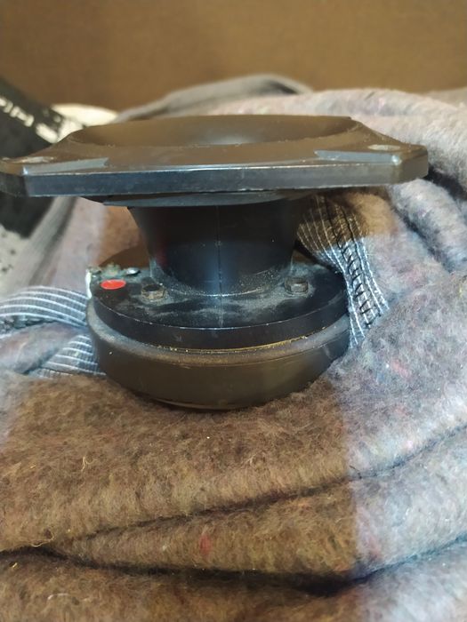 Переносна музична колонка