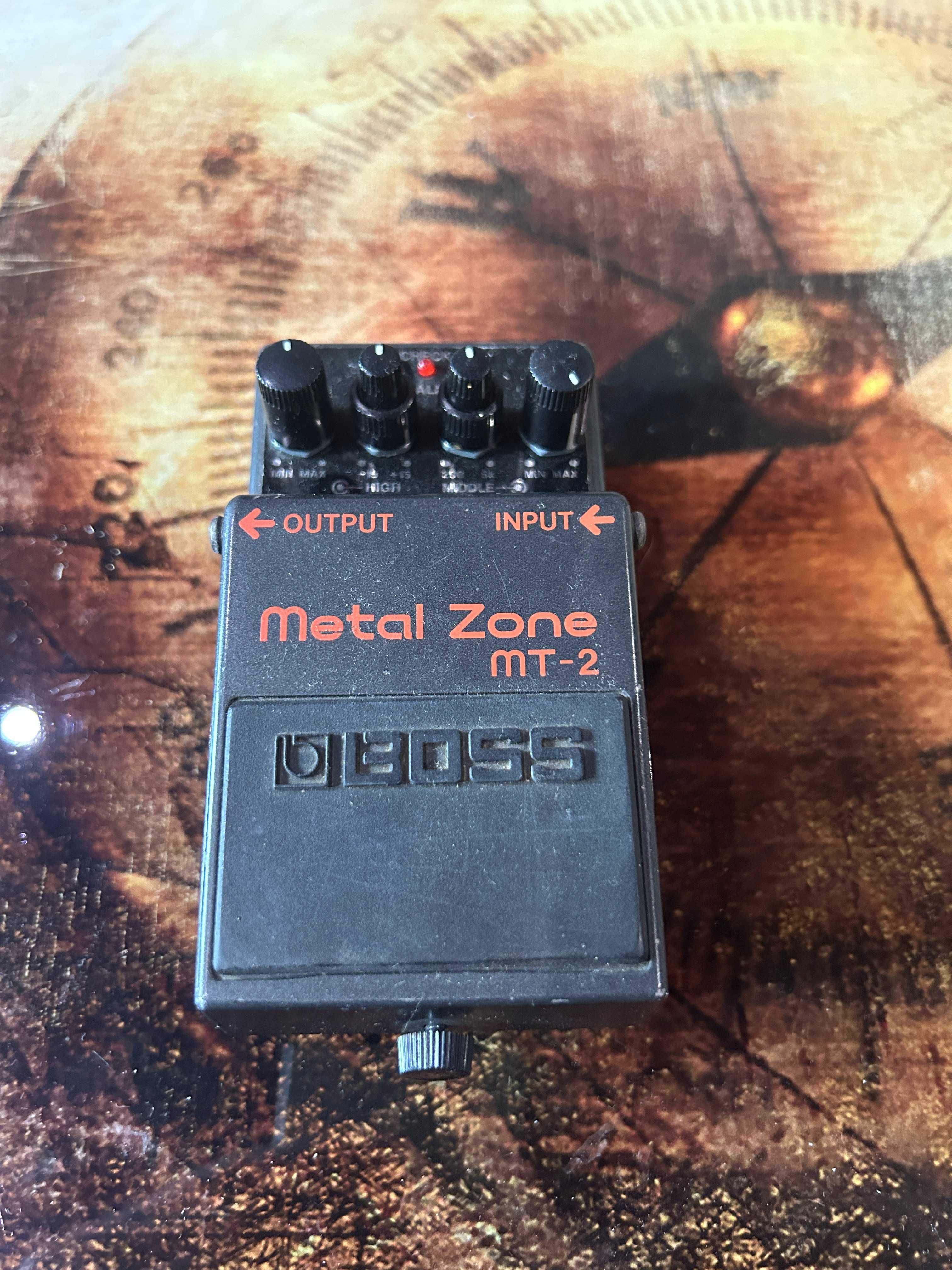 Гитарный процессор педаль Boss Metal zone MT-2 примочка