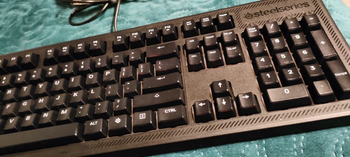 Klawiatura steelseries APEX 100