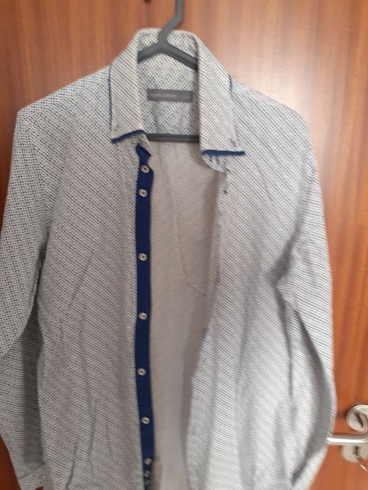 Camisas em ótimo estado