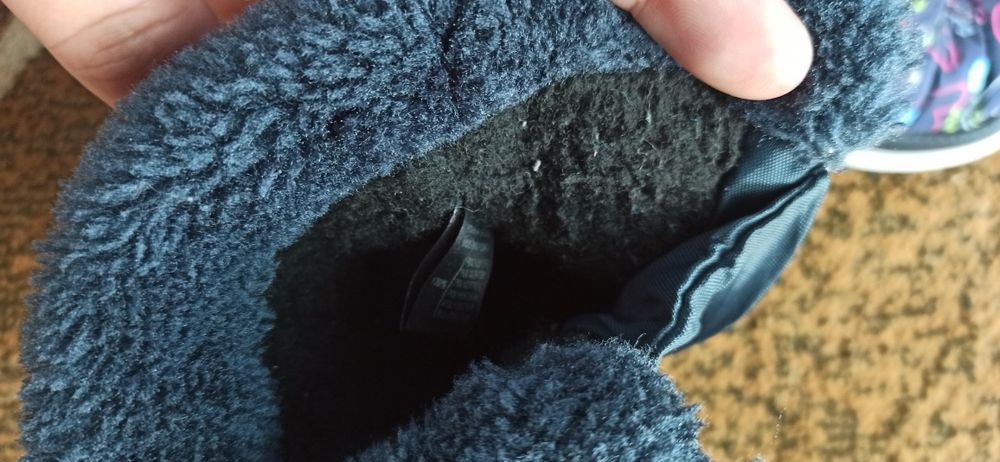 Продам зимовий чобітки (дутіки) на дівчинку