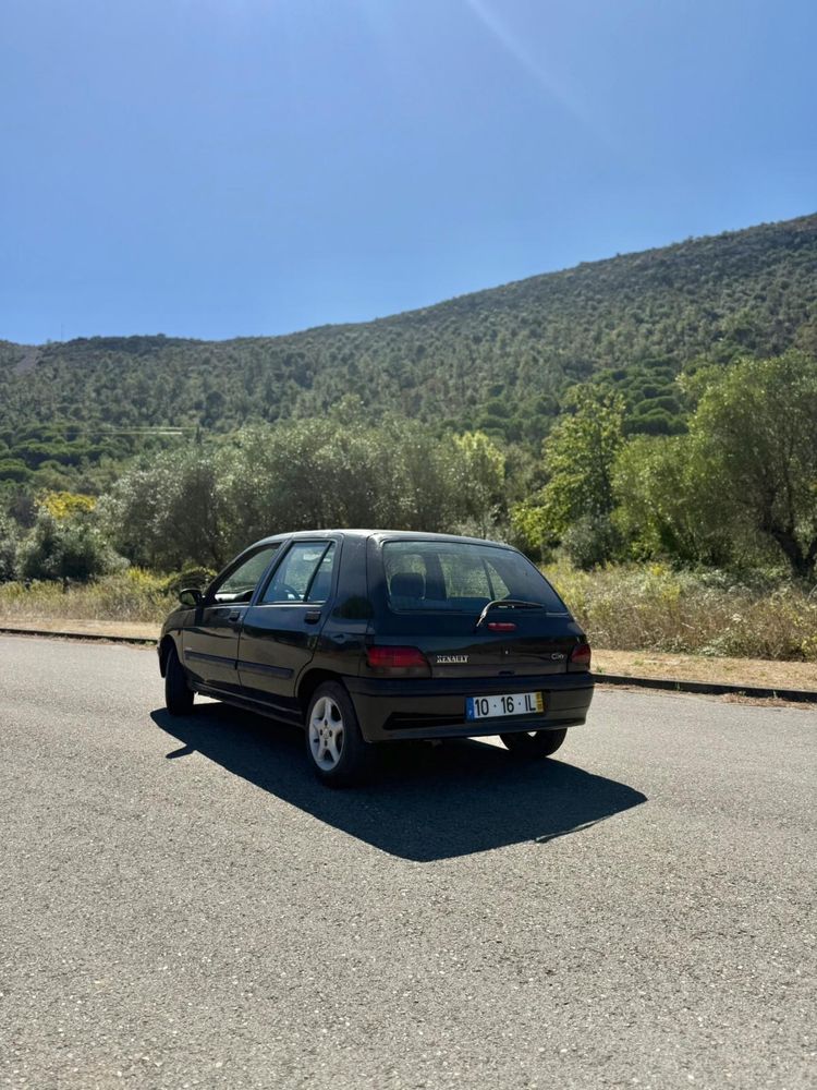 Renault Clio 1.2RT (Poucos KM)