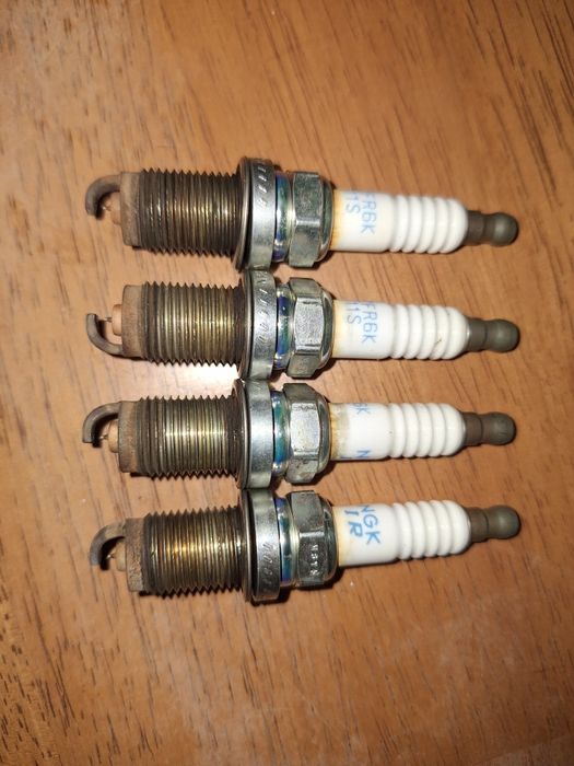 Свічка запалювання NGK IZFR6K-11S