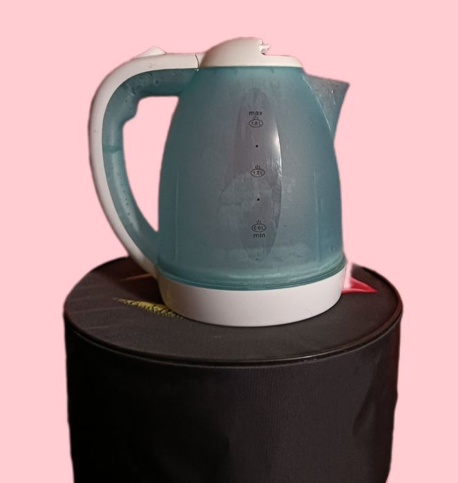 Чайник електричний