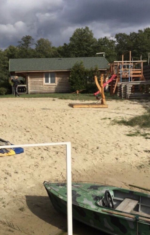 Подобово будиночки з пляжем у озера Обухівська траса с. Нові Безрадичі