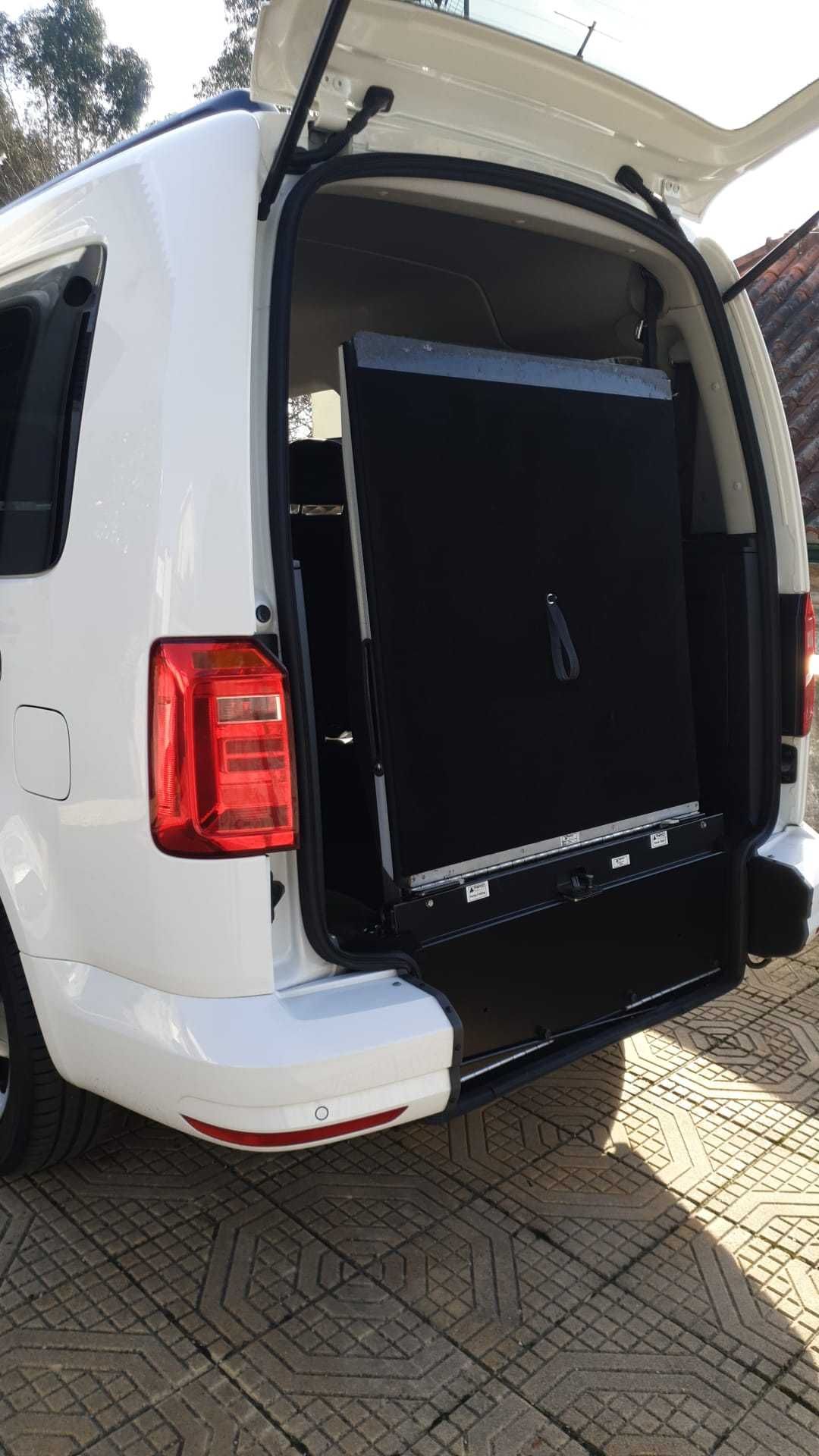 VW Caddy Maxi adaptada