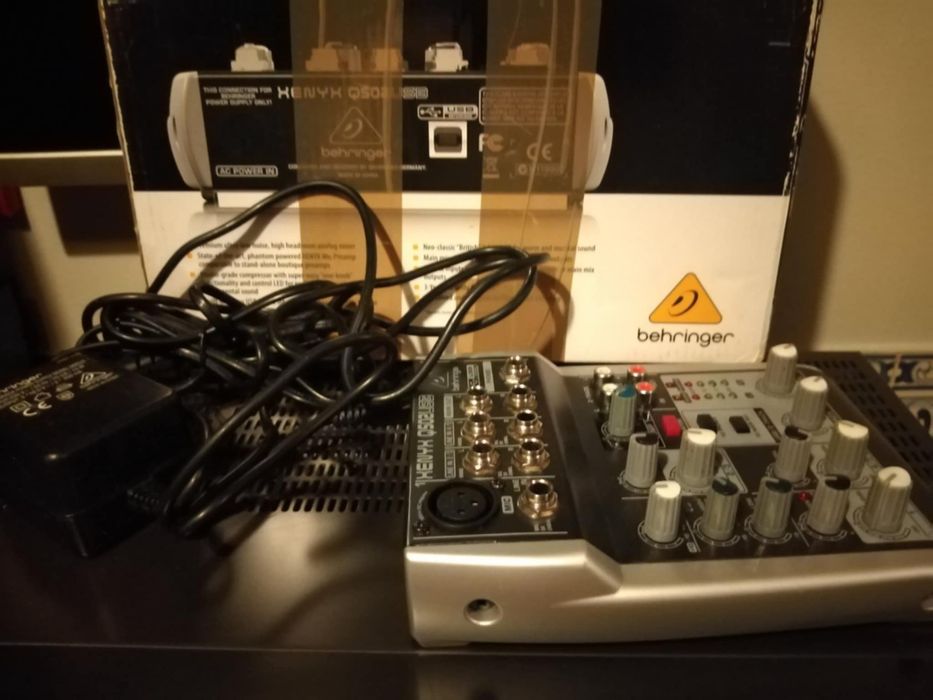 Mesa de audio Behringer, mod Xenix Q502 USB