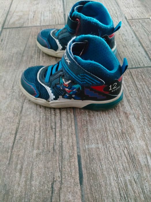 Buty sneakersy Geox 26 świecąca podeszwa