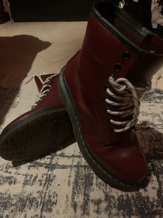 Botas DOC MARTEN com estilo