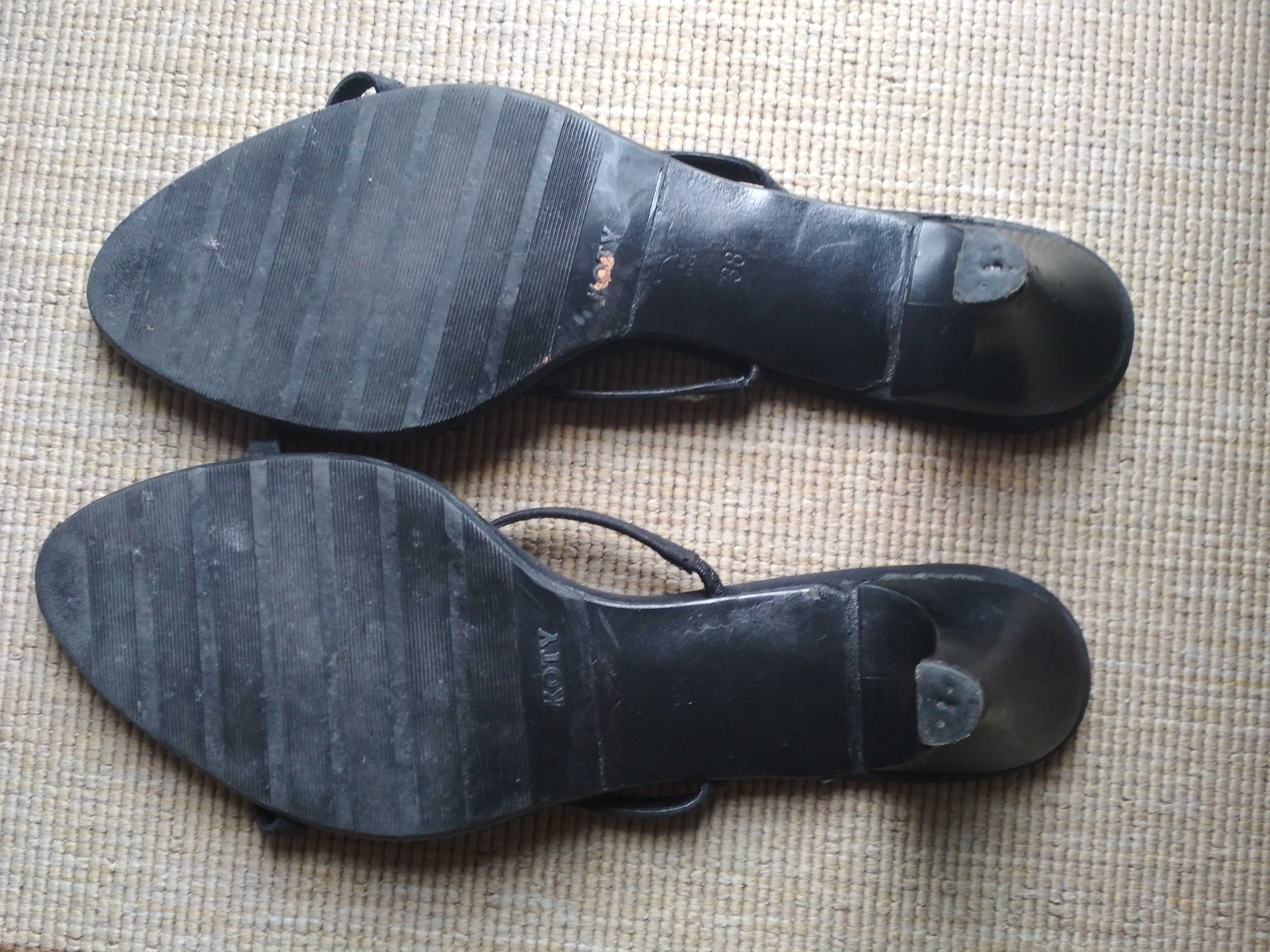 Sandálias preto e prata tamanho 38