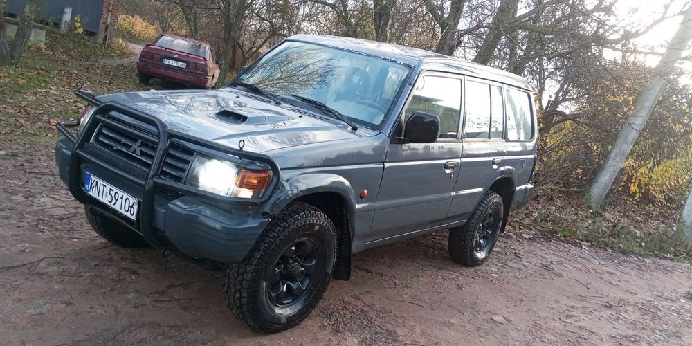 Продам mitsubishi pajero 2.8 турбодизель в хорошем состоянии