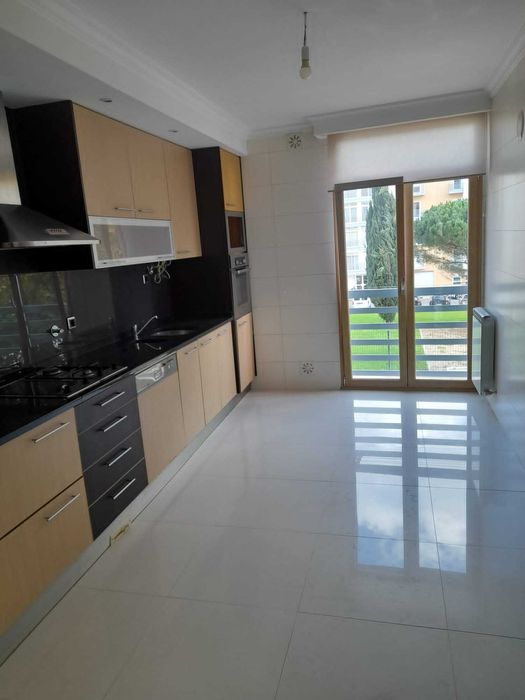 Arrenda se Apartamento Vialonga