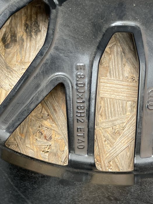 8W0601025Q Дискі Audi A4 B9 дискі передні