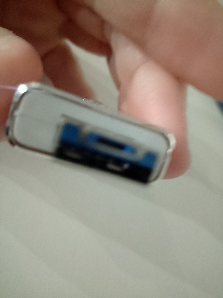 Pamięć USB do przerzucania danych z telefonu