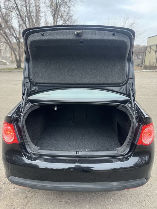 Volkswagen Jetta 2009р 2,0tdi мкпп6 в ідеальнішому стані обслугована