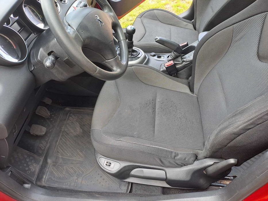 PEUGEOT 308 1,6E 120 к.с., модельний ряд 2012 р.