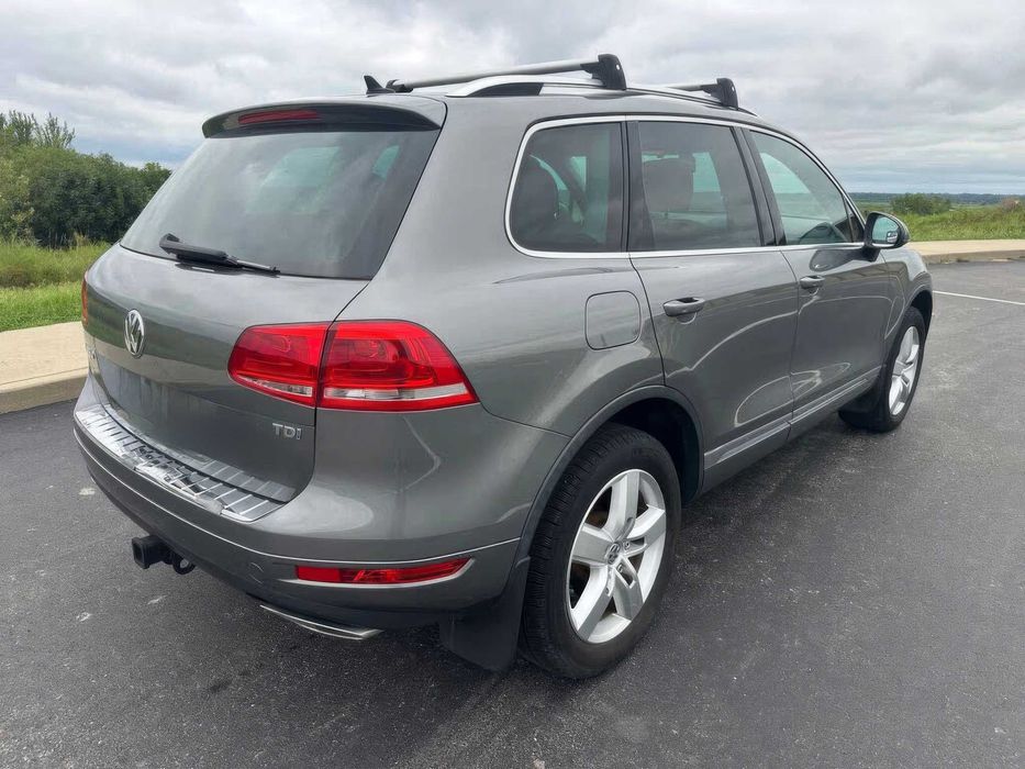 Volkswagen Touareg Sport with Nav      2014