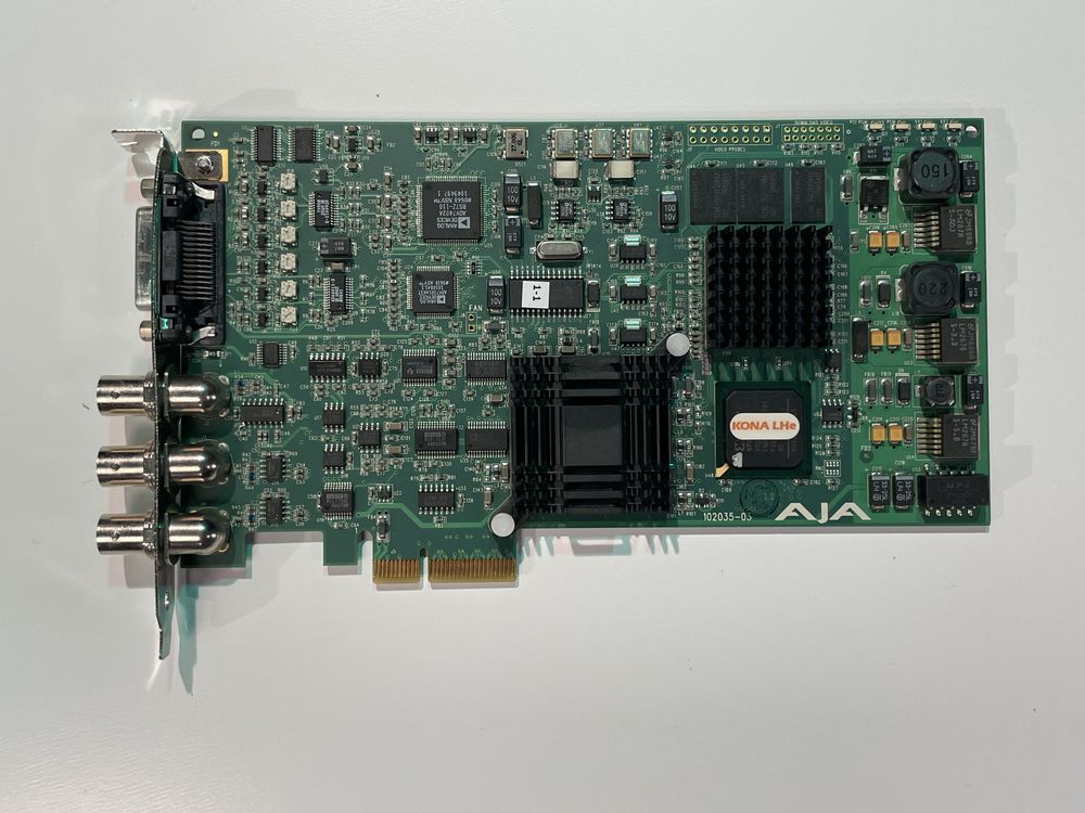 Placa de vídeo AJA Kona LHe com breakout box