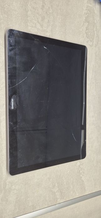 Планшет Xuawei на запчастини. Працює