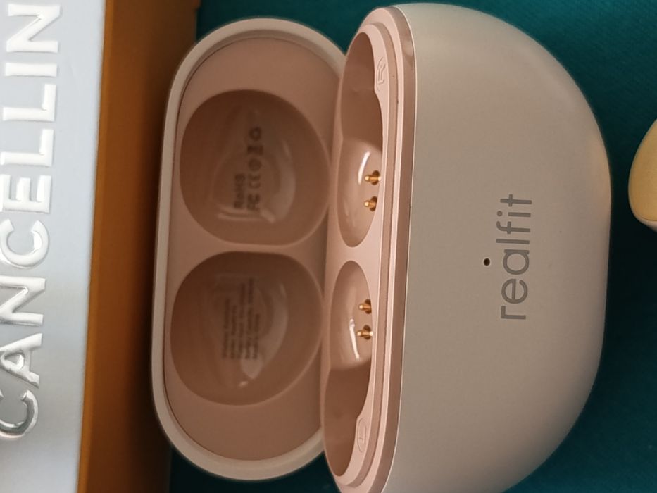 Nowe słuchawki bluetooth realfit f4 beżowe