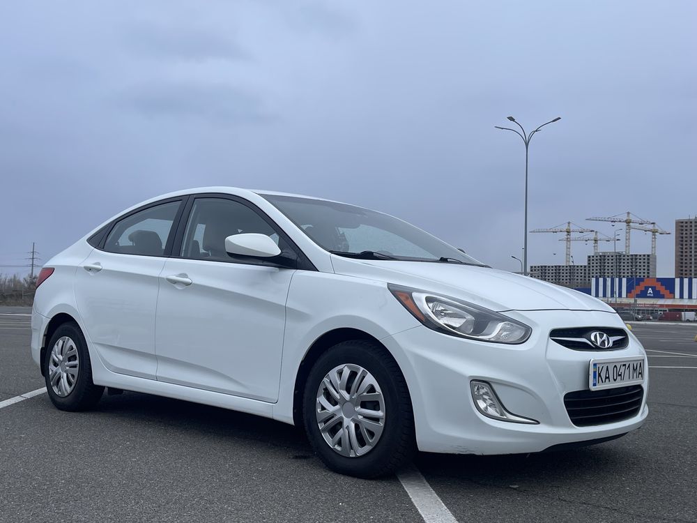 Hyundai Accent 1,6 автомат 2013 p