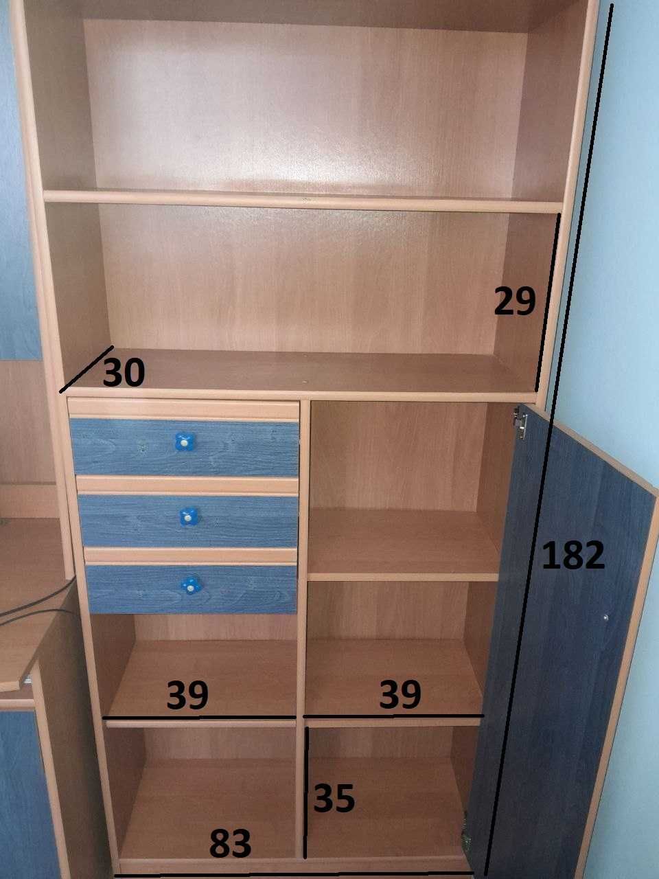 Меблі в дитячу кімнату (письмовий стіл, пенал-вітрина)