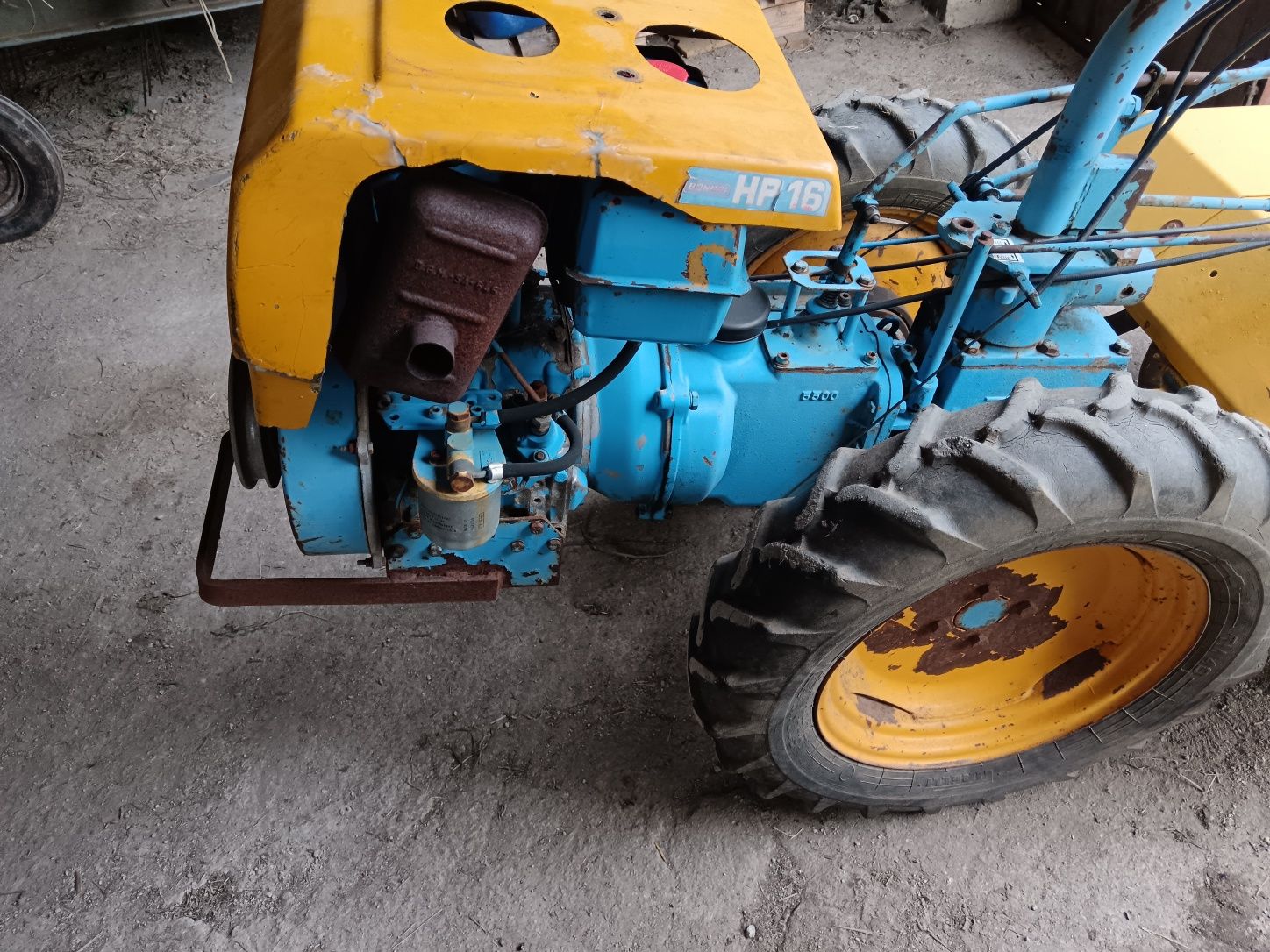 Motocultivador impecável