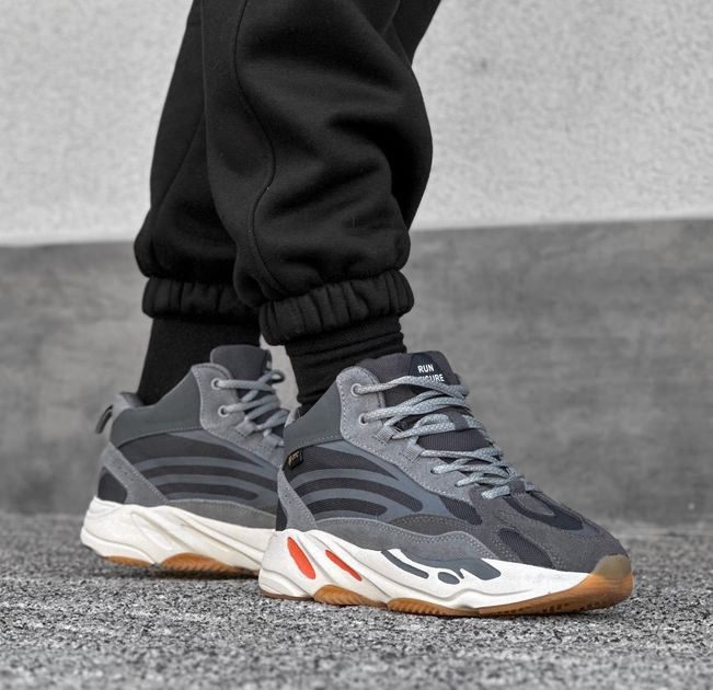 Чоловічі Зимові Кросівки Adidas Yeezy Boost 700 v2 з хутром до -21 °