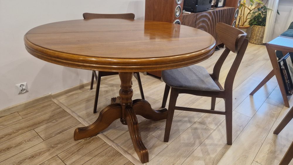 Drewniany stół - okrągły rozkładany piękny