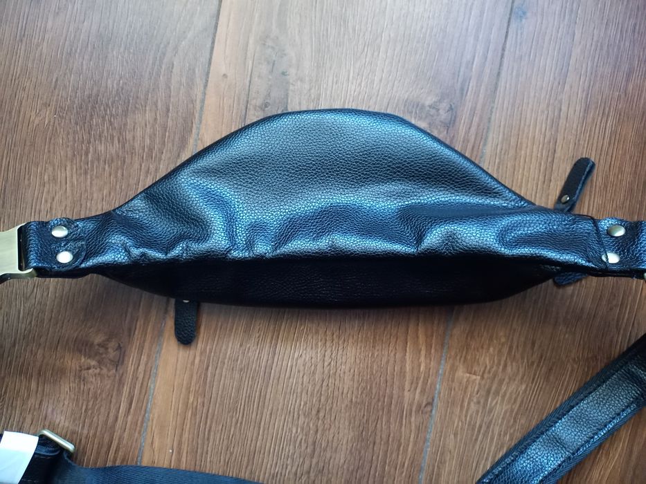 Шкіряна поясна сумка, бананка