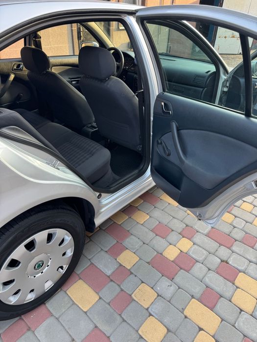 Продам SKODA OKTAVIA 1.6mpi