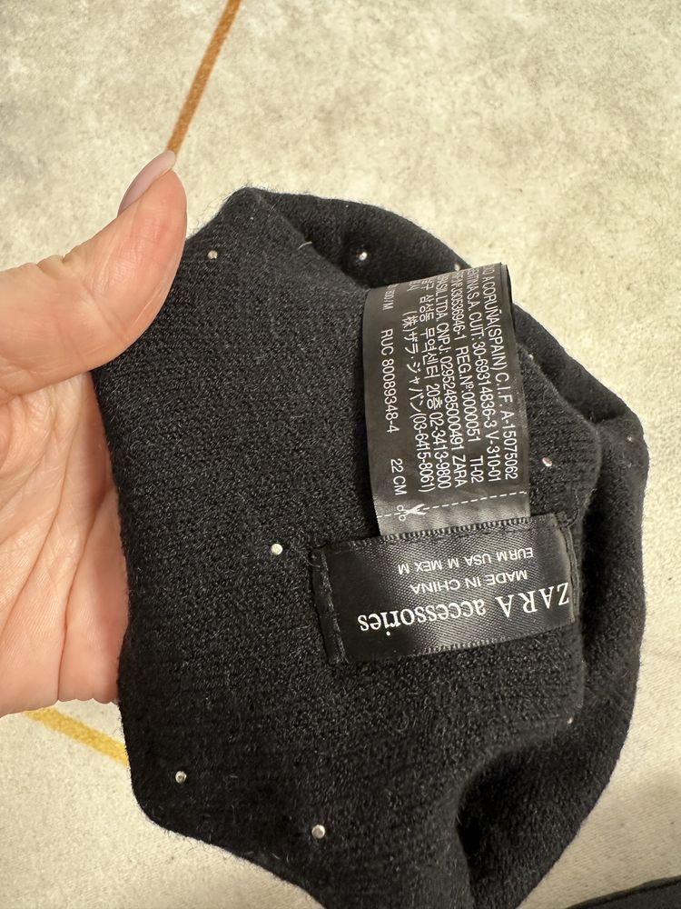 Шапка Zara, розмір М, колір чорний з бусинками