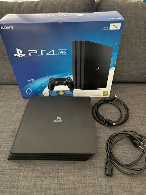 PS4 Pro 1T + Fifa 20 + 2 comandos + Headphones