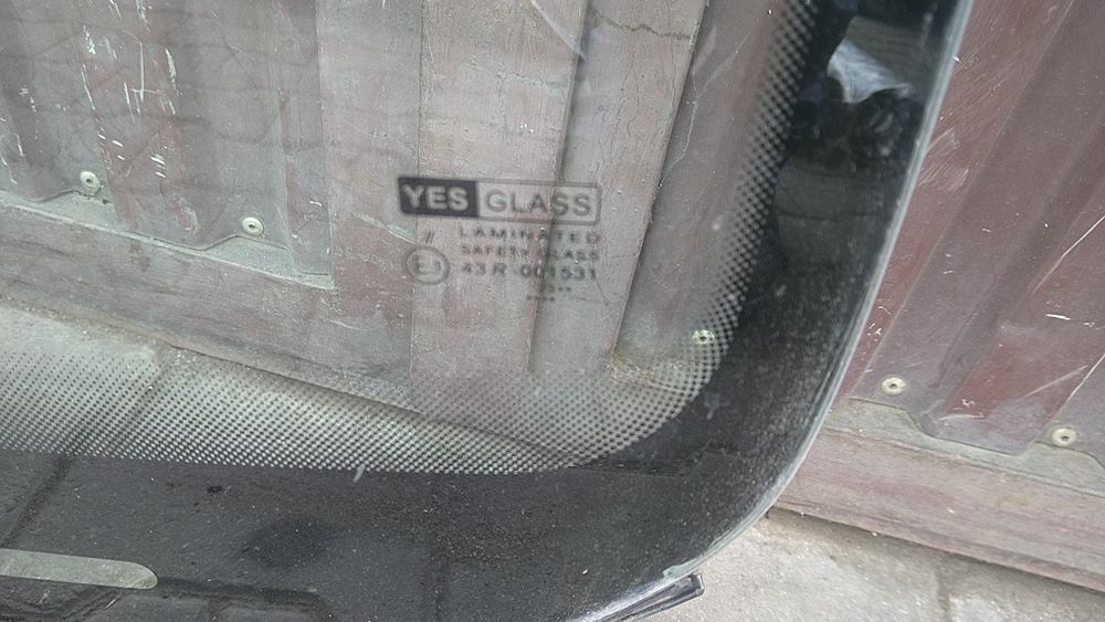 ) Passat B6 szyba przednia czołowa