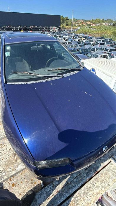Mazda 323F ano 1999 para Peças