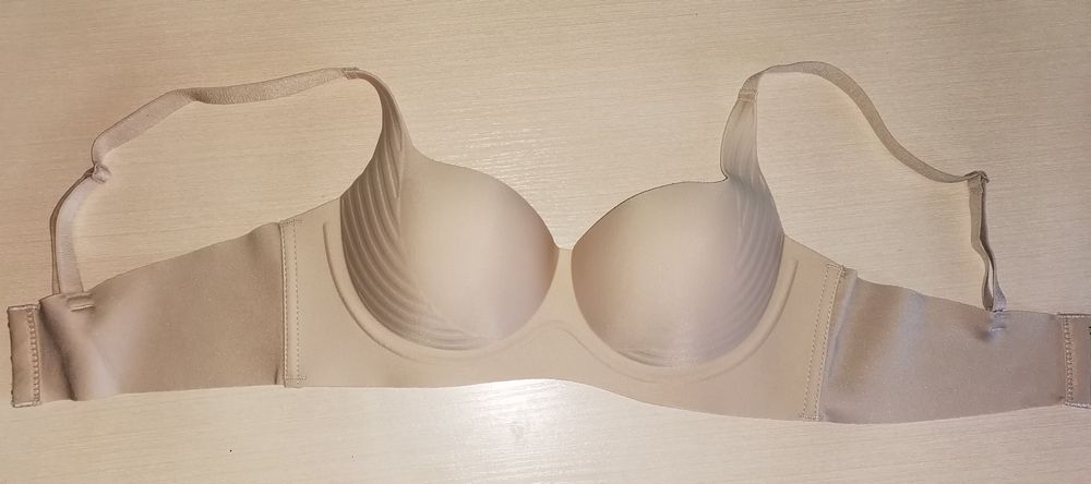 Безшовний бюстгальтер
