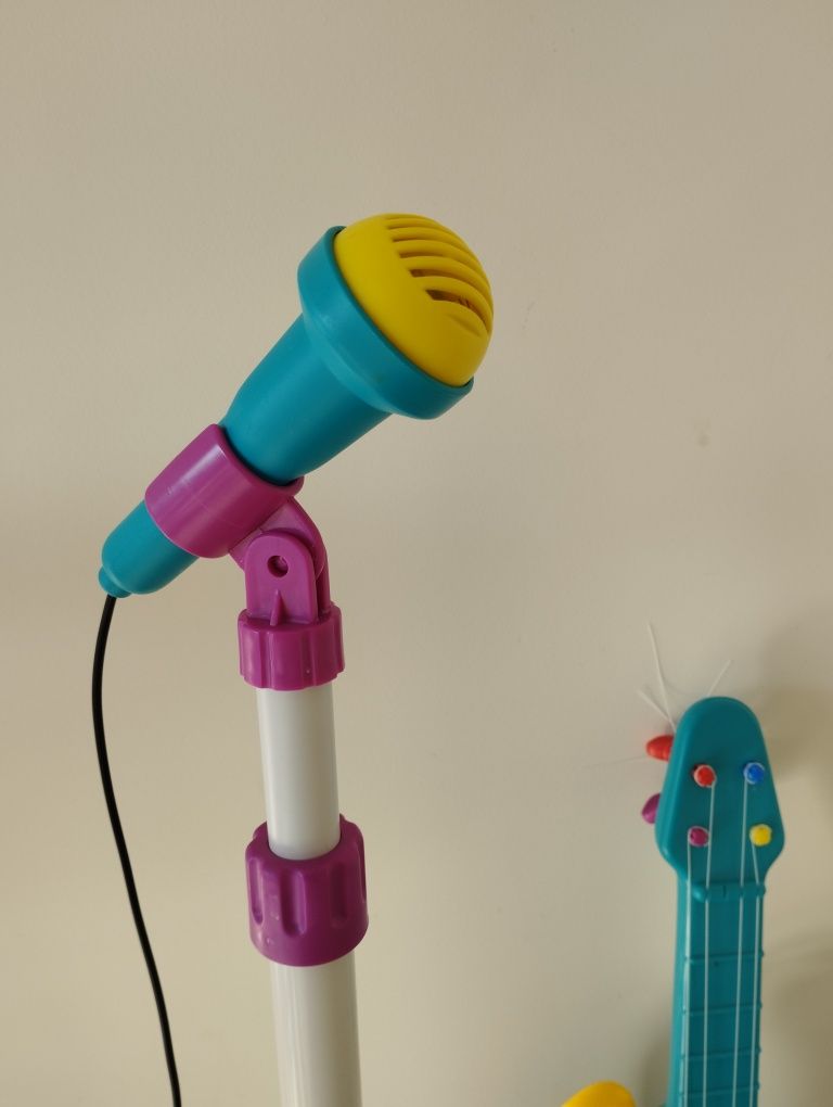 Microfone + Viola POCOYO. Em ótimo estado