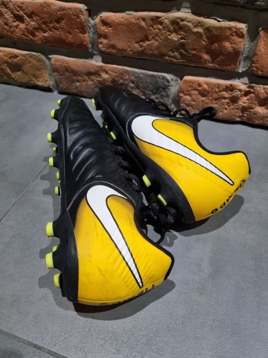 Korki NIKE Tiempo - rozm. 38.