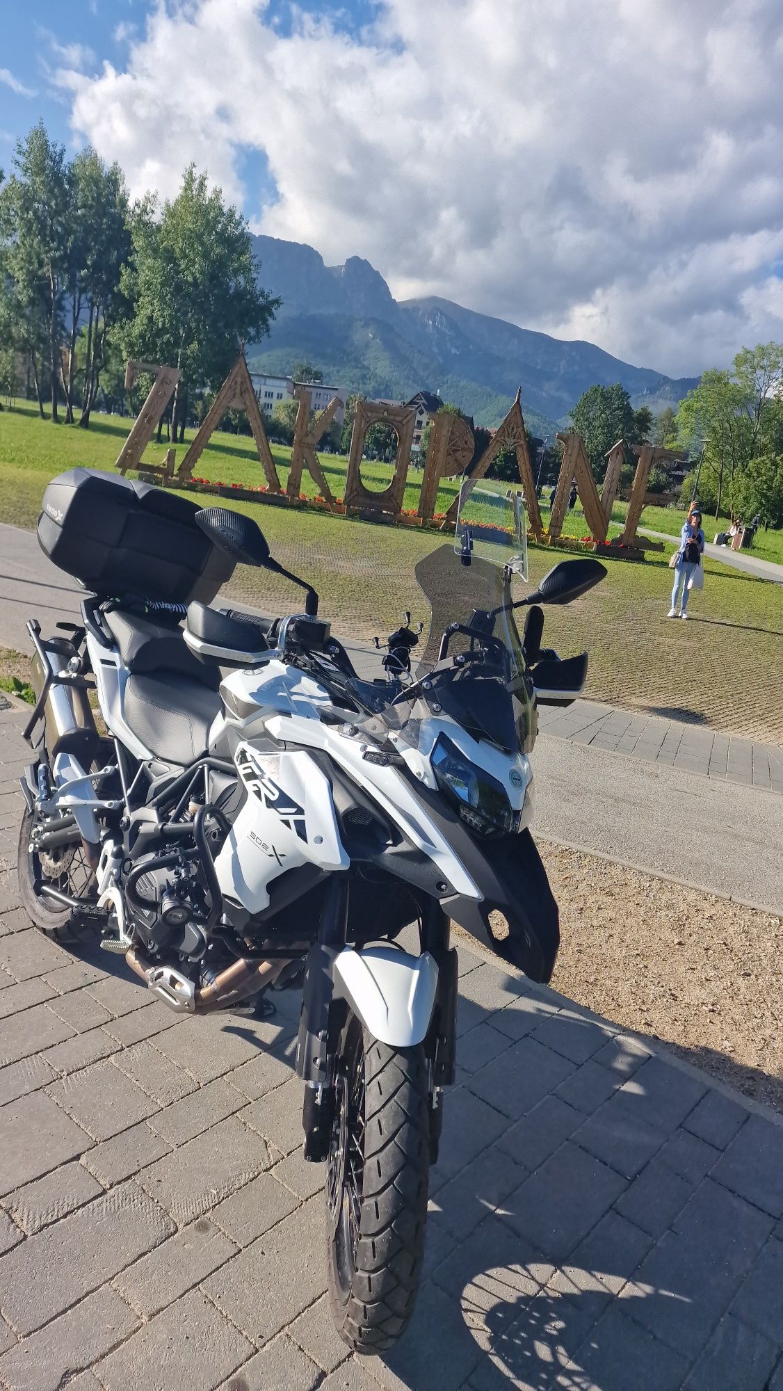 Wynajem wypożyczalnia motocykli benelli trk 502x