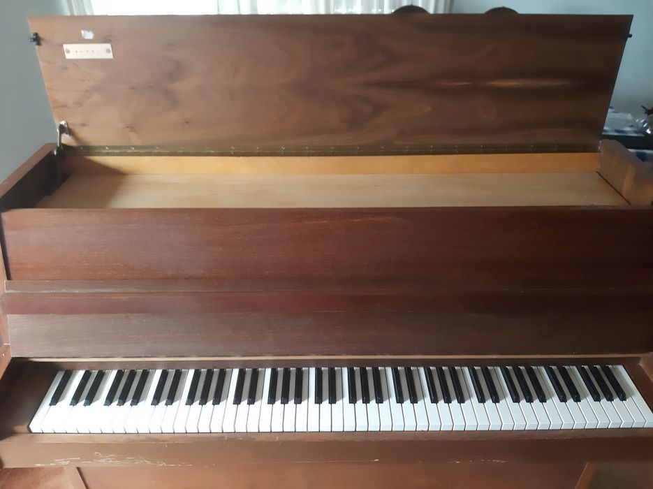 Piano elétrico de 88 teclas