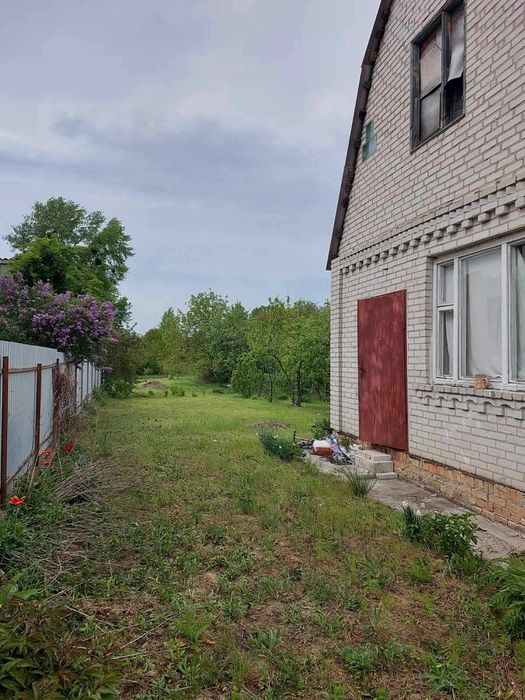 Продам булинок в Обухові біля лісу, в тихому місті.