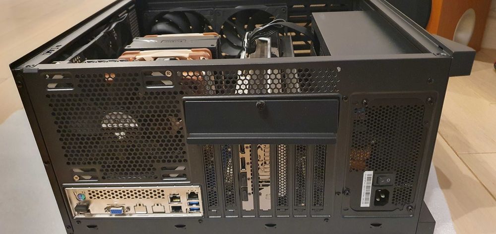 Робоча станція на базі Asus Z10PA-D8, з ЦП, ОЗУ, БП, і новим корпусом