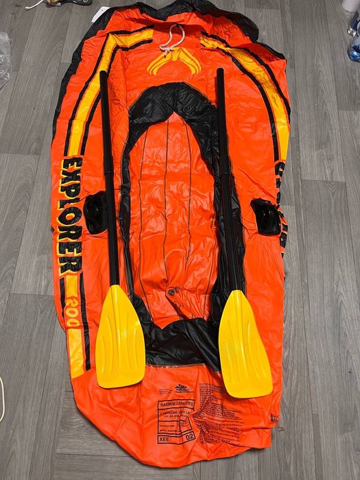 Лодка надувна з веслами